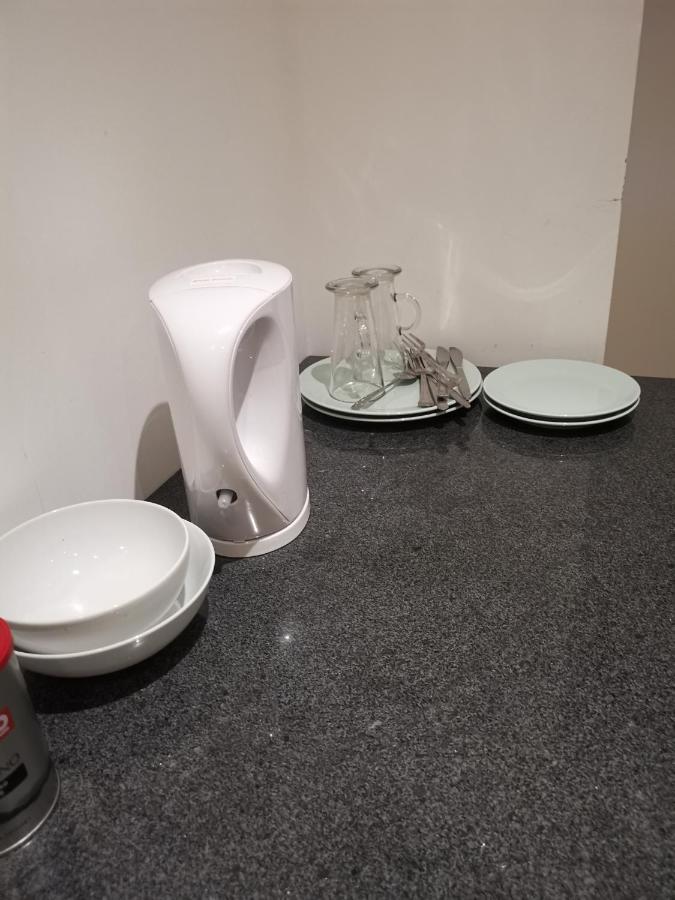 Jadwin Beautiful Room Share Toilet 2 People Londres Exterior foto